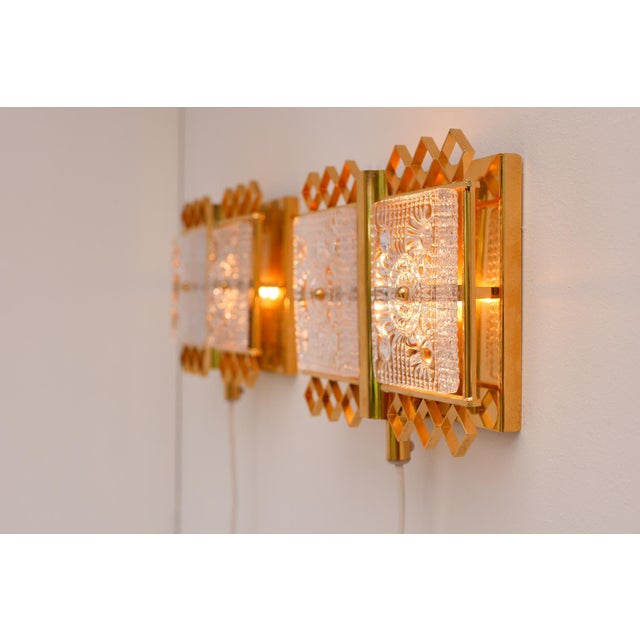 Orrefors Wall-Mounted Sconces in Glass and Brass Lamps by Carl Fagerlund for Orrefors, Sweden, 1970s, Set of 2 For Sale - Image 4 of 14