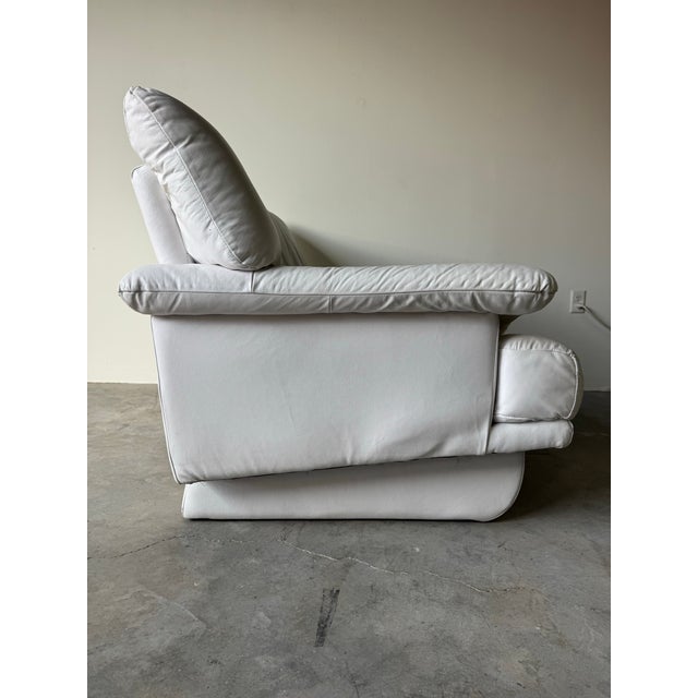Animal Skin Natuzzi Italian Postmodern White Leather Loveseat For Sale - Image 7 of 12