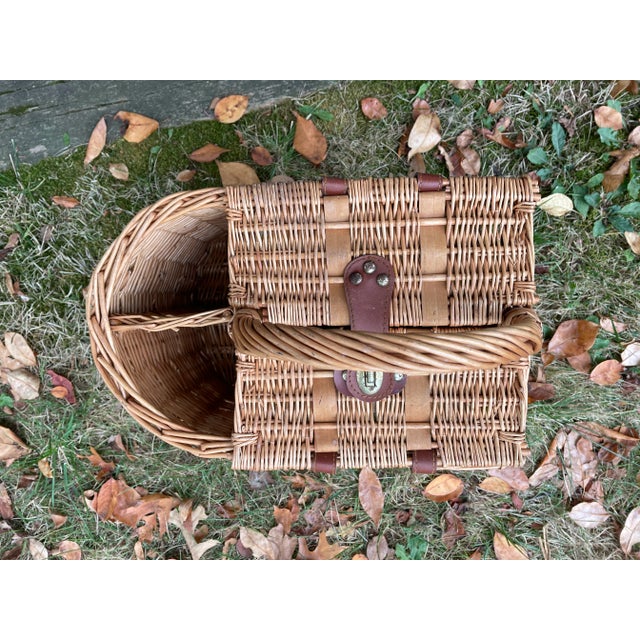 Brown Vintage Wicker Picnic Basket W/ 2 Wine Bottle Compartments For Sale - Image 8 of 12