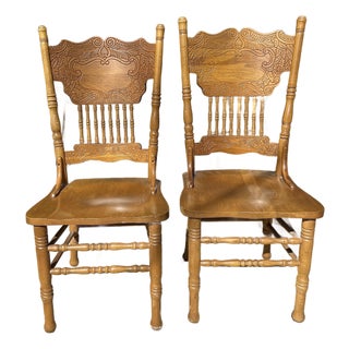 Set of 2 Late 19th Century Oak Pressed-Back Chairs For Sale