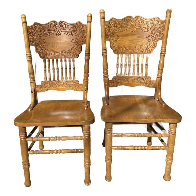 Set of 2 Late 19th Century Oak Pressed-Back Chairs For Sale