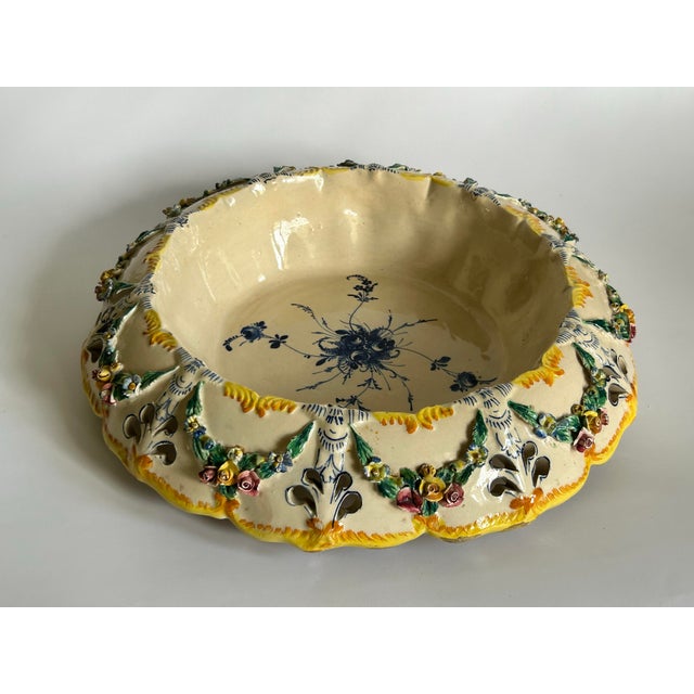 1930s Antique Italian Nove Agostinelli & Dal Prà Majolica Floral Reticulated Centerpiece Bowl, C. 1920s–1930s For Sale - Image 5 of 12