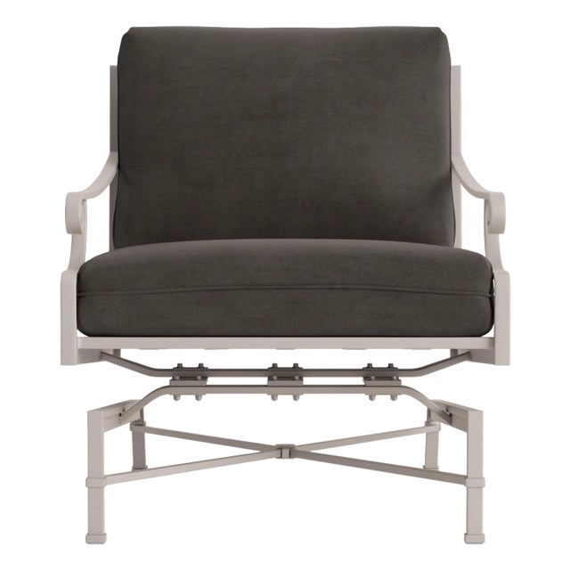 Brown Jordan Venetian Motion Lounge Chair, Dove frame with Fusion Charcoal fabric For Sale