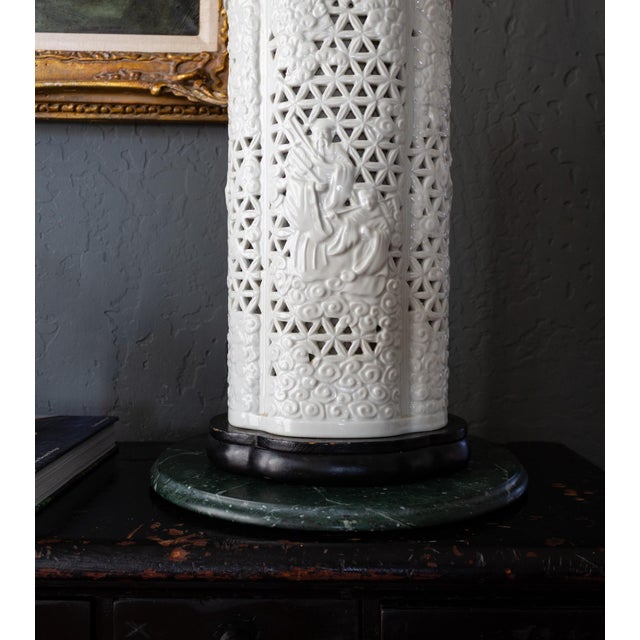 1960s Pierced Porcelain Blanc De Chine Quatrefoil Lamp on Black Base For Sale - Image 17 of 18