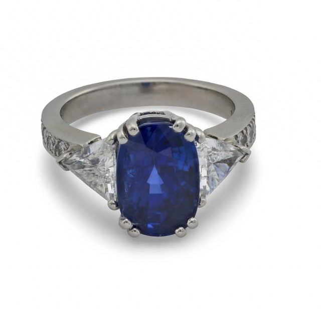 Vintage Agl 5.82 Carat Ceylon Sapphire Diamond Platinum Engagement Ring, Size 7 For Sale - Image 4 of 7