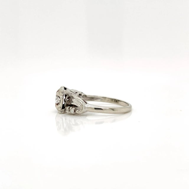 Mid-Century 14k White Gold & Diamond Engagement Ring Size 6.75 For Sale - Image 4 of 9