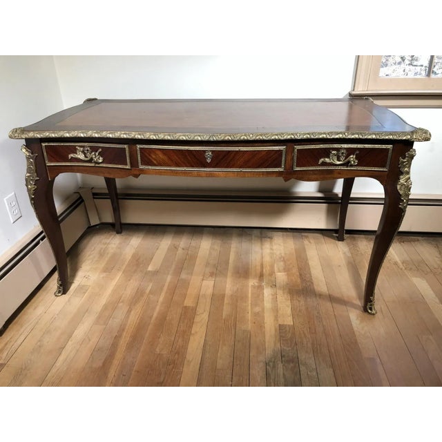 Early 20th Century Louis XV Style French Kingwood Bronze-Mounted Leather-Top Bureau Plat Writing Desk For Sale - Image 13 of 13