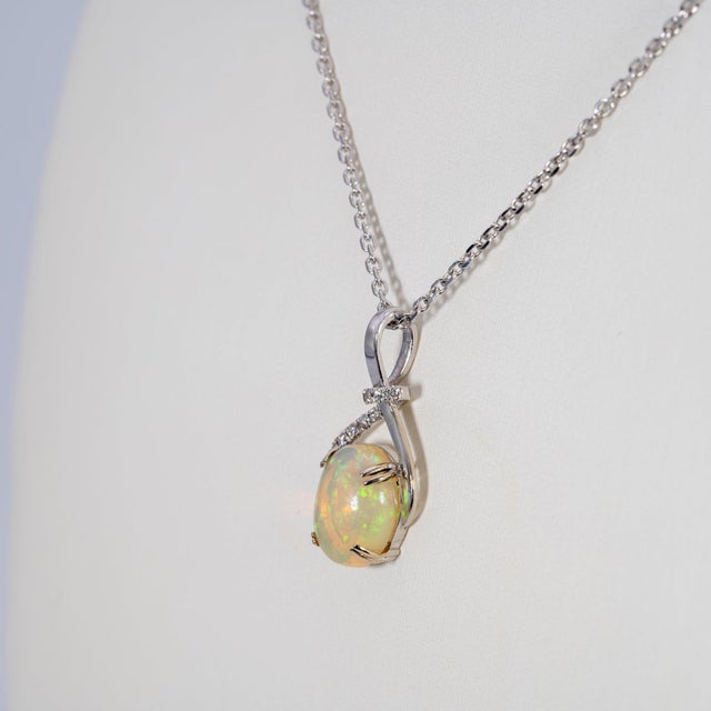 1.8Ct Ethiopian Opal Pendant With Natural Diamonds: Solid 14k Gold, Oval 10x8mm For Sale In Columbus - Image 6 of 7