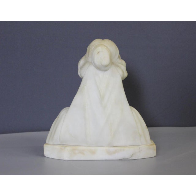 Art Nouveau Bust of a Young Woman in Alabaster, 1900 For Sale - Image 5 of 12