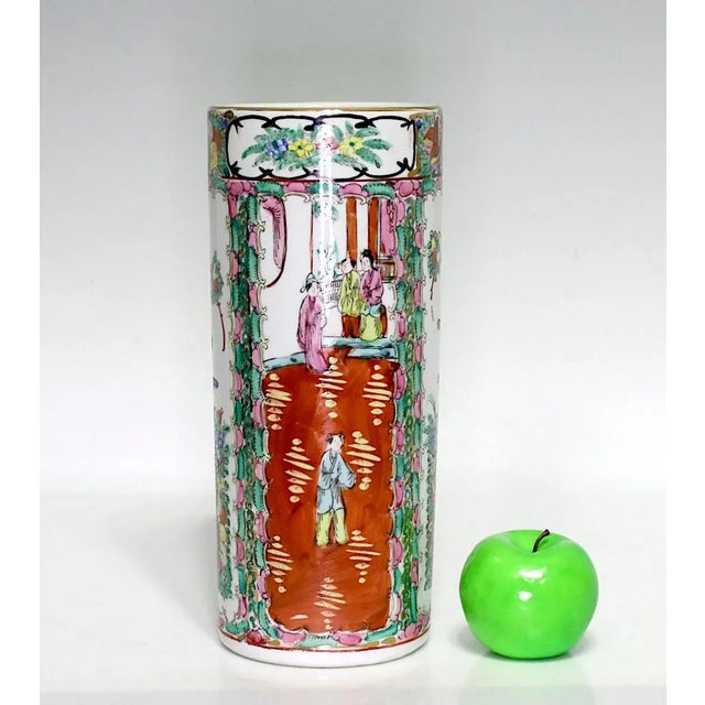 Vintage Hong Kong Chinese Hand Painted Rose Medallion White Porcelain 'Hat Stand' Cylinder Vase, Gilt Highlights For Sale - Image 4 of 7