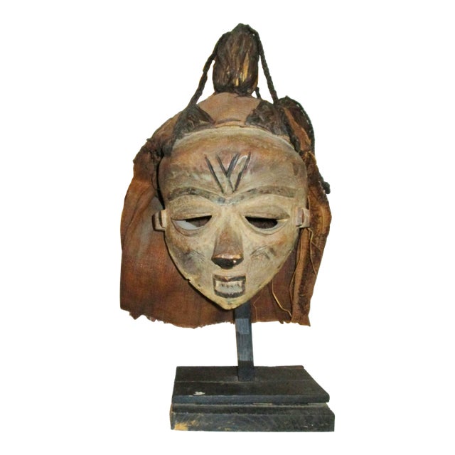 Burlap and Raffia Hair Pende African Mask For Sale
