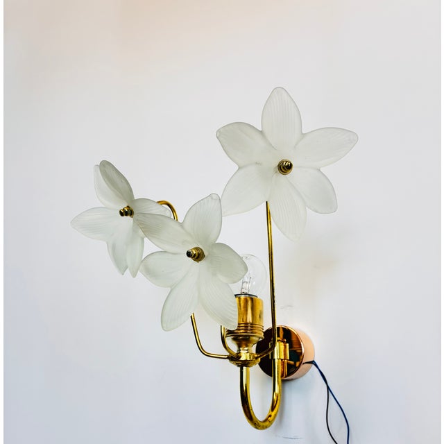Vintage Art Deco Frosted Glass Flower Wall Sconce - a Pair – E27 For Sale - Image 4 of 14