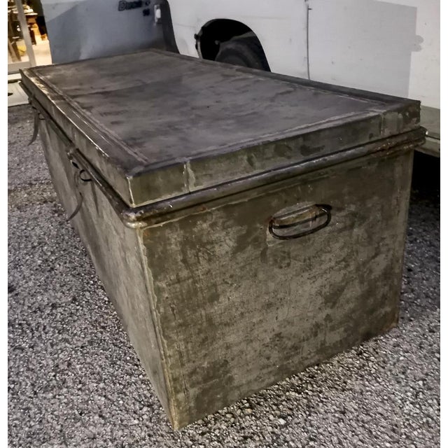 Vintage Travel Trunk in Iron For Sale - Image 13 of 18