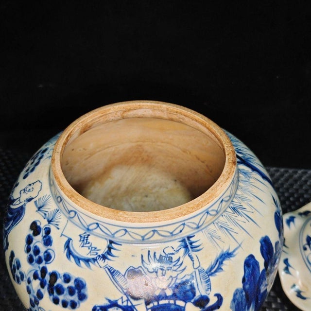 Chinoiserie Blue and White Figural Story Lotus Leaf Ginger Jar, Chinoiserie Decorative Porcelain Canister For Sale - Image 3 of 9