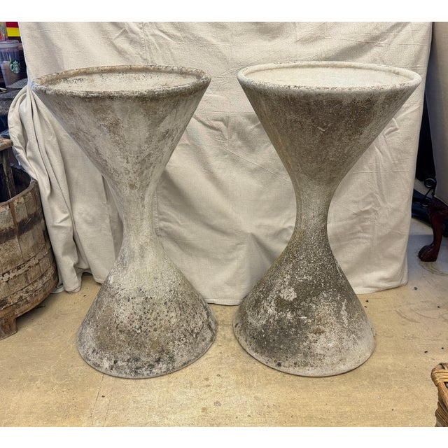 This exceptional authentic pair of mid-century modern "Diabolo" architectural planters were designed by the acclaimed...