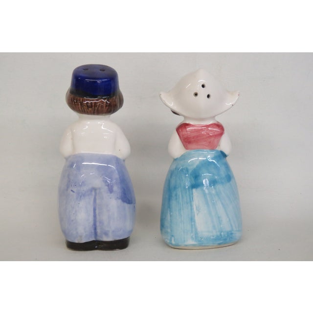 Mid 20th Century Dutch Boy and Girl Ceramic Salt and Pepper Shakers Hand Painted - Set of 2 For Sale In Miami - Image 6 of 13