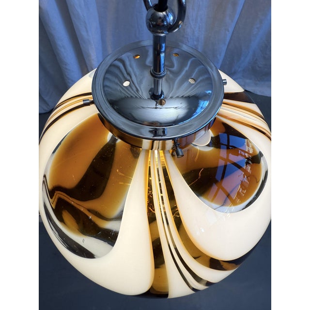 Mid-Century Italian Amber and White Swirl Murano Glass Pendant with Chrome Suspension attributed to Mazzega, 1970s For Sale - Image 14 of 18