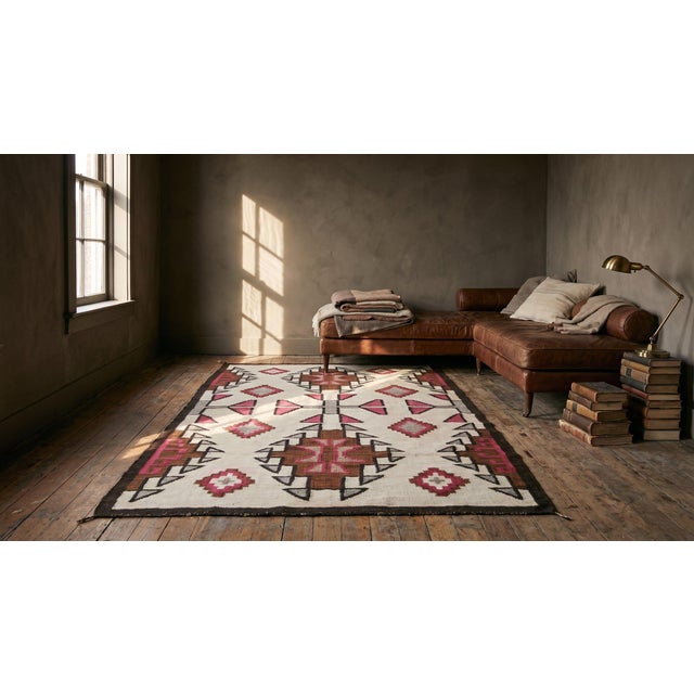 Ivory 1930s Ivory Gray Diamond Medallion Flat Weave Antique American Navajo Rug 3'6" X 6'0" Wool Carpet For Sale - Image 8 of 8