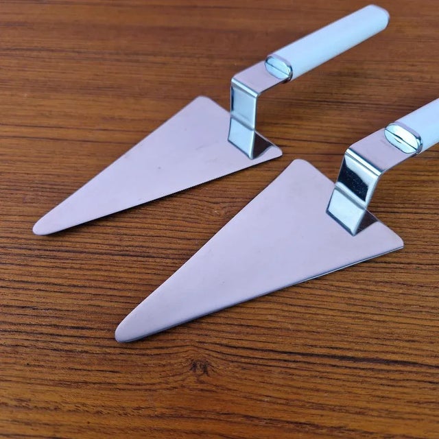 Oval Cake Spades by Mikael Björnsterna for Boda Nova, 1980s, Set of 2 For Sale - Image 4 of 9