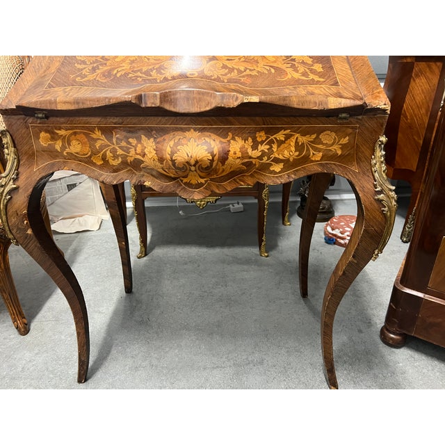 French Late 19th Century Exquisite Louis XVI Style Marquetry Bureau en Pente For Sale - Image 3 of 18