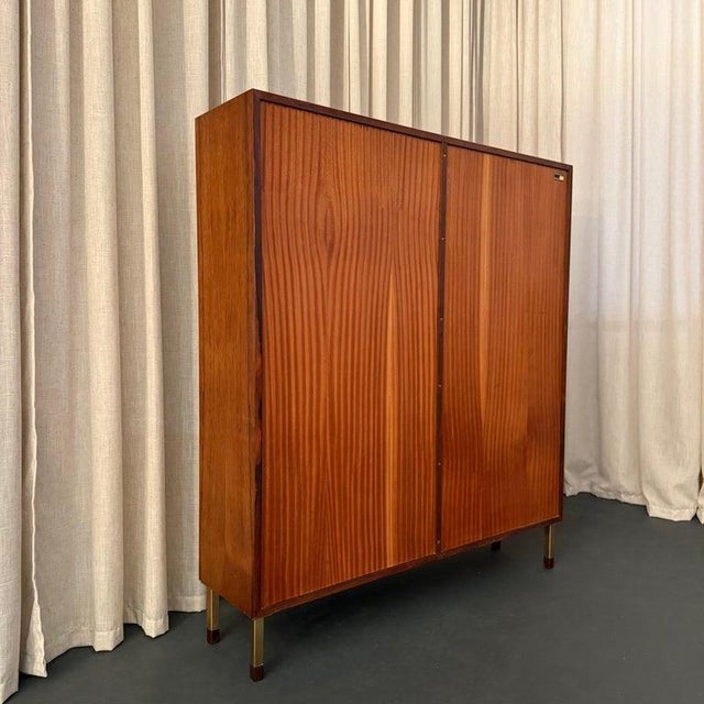 1960s Danish Modern Rosewood Bookcase Display Cabinet by Gunni Omann for Omann Jun For Sale - Image 9 of 10