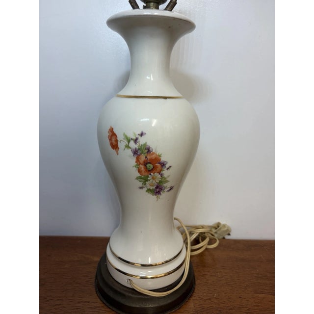 Vintage Mid Century Floral Porcelain Table Lamp Brass Base 1950s 1960s MCM For Sale - Image 4 of 18