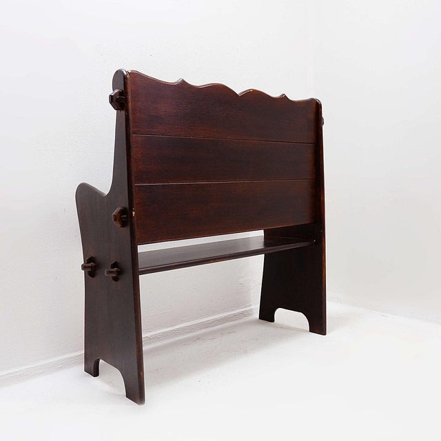 Bench - Vintage - Seating Measures : 95x39cm H: 98cm SH:40cm Vintage 20th-century solid wood church pew. An elegant and...