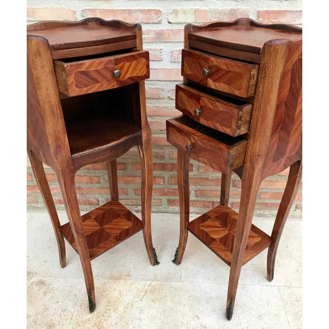 Wood Louis XV French Walnut Bedside Tables with Marquetry, Set of 2 For Sale - Image 7 of 16