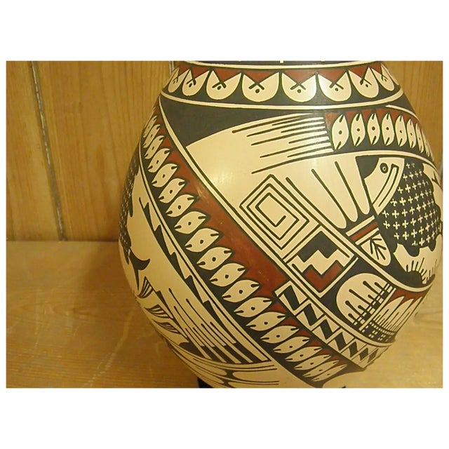 Late 20th Century Late 20th Century Mata Ortiz Hand Coiled Pot by Ana Trillo For Sale - Image 5 of 18