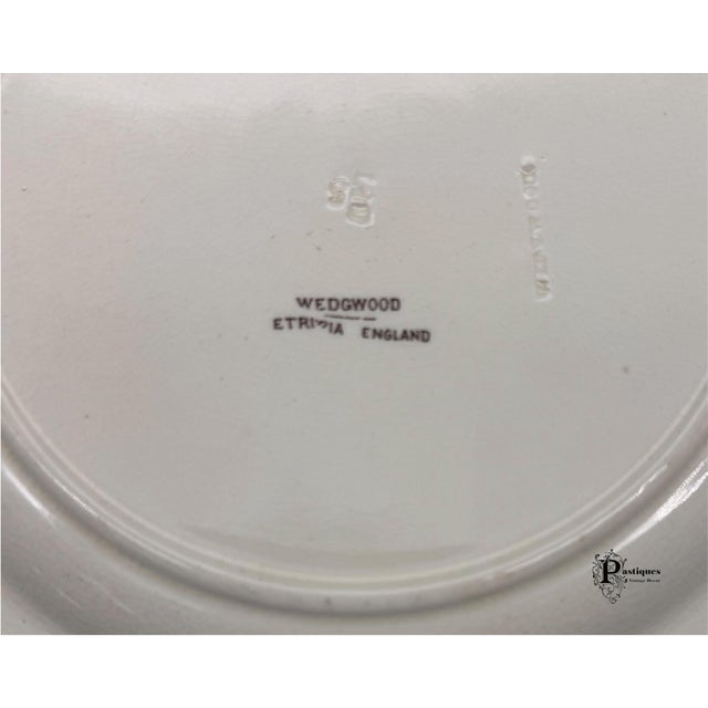 Early 20th Century Antique Wedgwood Etruria Collection English Style Earthenware Decorative Plate For Sale - Image 5 of 6