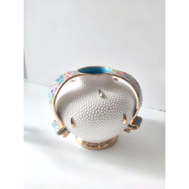 Vintage White and Gold Deruta Earthenware Vase with Multicolored Flowers, Italy, 1950s For Sale - Image 6 of 14