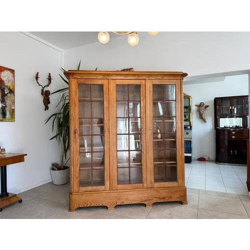 Art Nouveau Display Cabinet in Pine For Sale - Image 5 of 16
