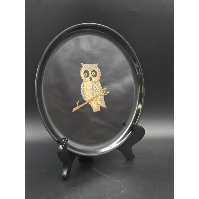 Mid-Century Couroc of Monterey California Hand-Inlaid Owl Round Black Serving Tray For Sale - Image 14 of 18