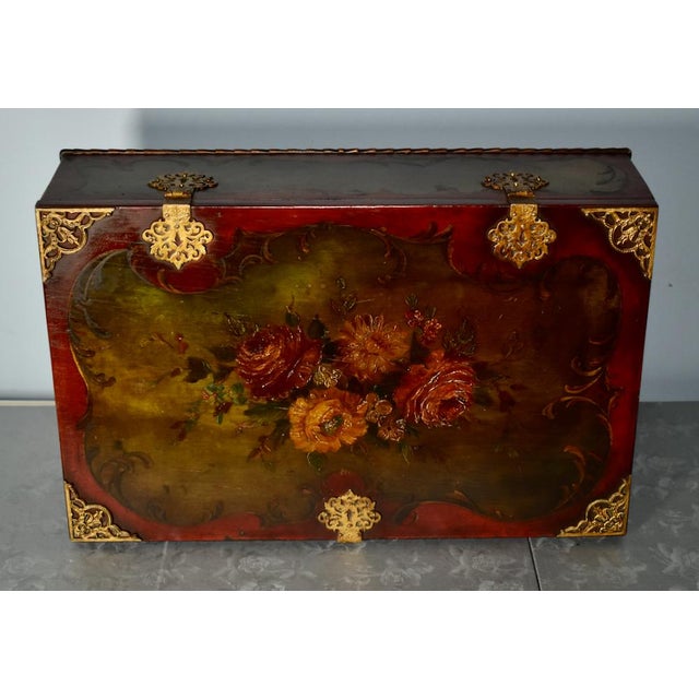Antique Florentine Style Painted Box With Floral Details & Brass Fittings For Sale - Image 9 of 12