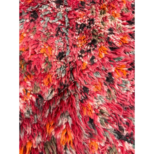 1990s Vintage Moroccan Beni M'Guild Berber Rug – Handwoven Wool Carpet – Deep Red Tribal Design For Sale - Image 5 of 10