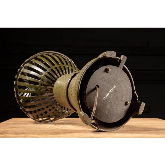 1920s Antique Cast Metal Banker's Fan For Sale In Chicago - Image 6 of 6