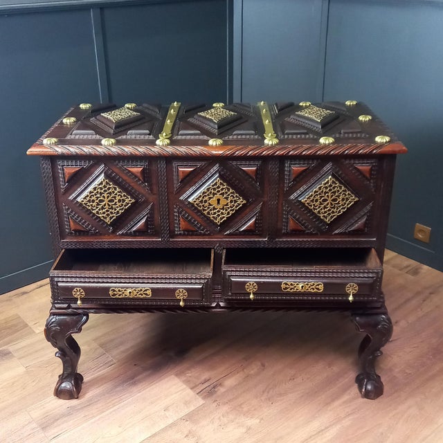 Anglo Indian Colonial Campaign Chest, 1840s For Sale - Image 14 of 18