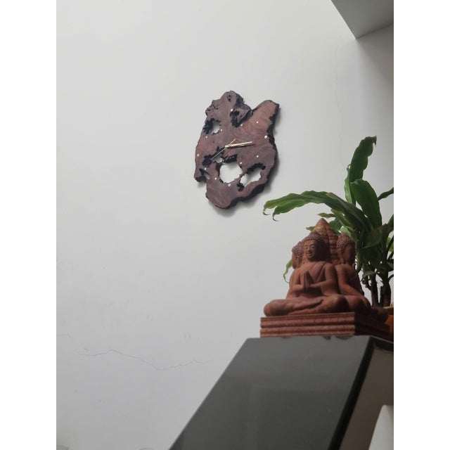 Brown One-of-a-Kind Handcrafted Driftwood Wall Clock – Functional Natural Wood Wall Sculpture For Sale - Image 8 of 17