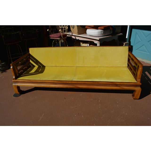 Vintage Baker Style Asian / Ming Fretwork Elmwood Wood Couch W/ White Embossed Cushions For Sale - Image 15 of 18