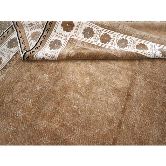Galerie Shabab Collection Mid-20th Century Turkish Anatolian Carpet For Sale - Image 10 of 10