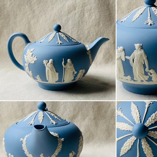 1950s Wedgwood Jasperware Teapot in Classical Blue With White Neoclassical Relief For Sale - Image 16 of 18