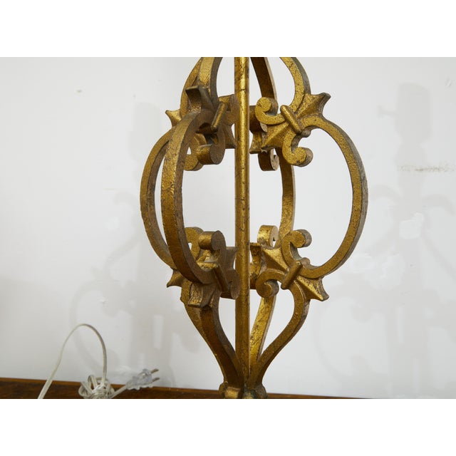 Metal Pair of French Midcentury Gilt Metal Table Lamps with Scrolls and Fleur de Lys For Sale - Image 7 of 8