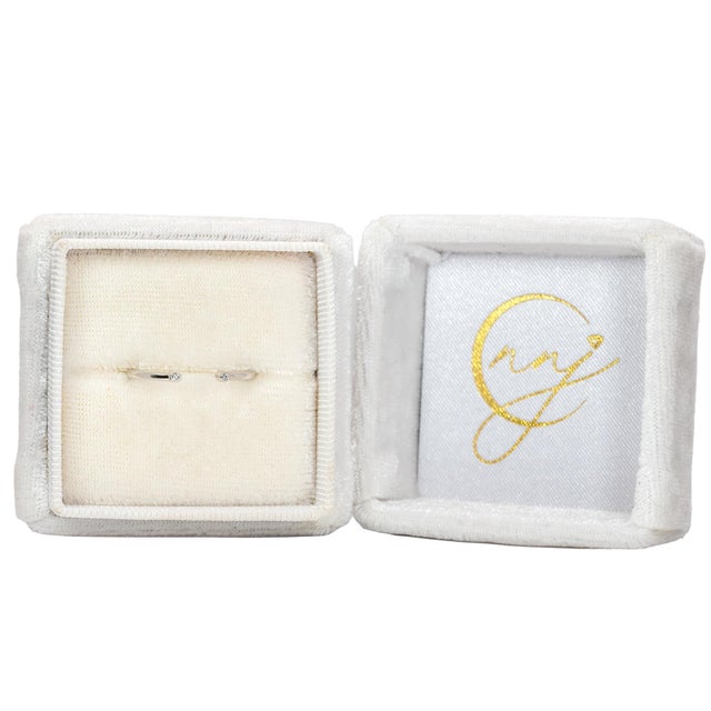 Modern Open Band Stackable Diamond Ring With Natural Diamond Accents in Solid 14k Gold For Sale - Image 3 of 8