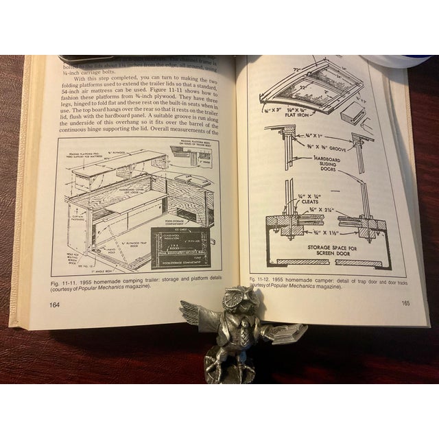 1980s How to Convert/Restore Old Cars, Trucks & Buses Into RVS - First Edition Book For Sale - Image 9 of 9