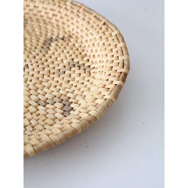 Vintage Handwoven Southwestern Basket Tray For Sale - Image 6 of 10