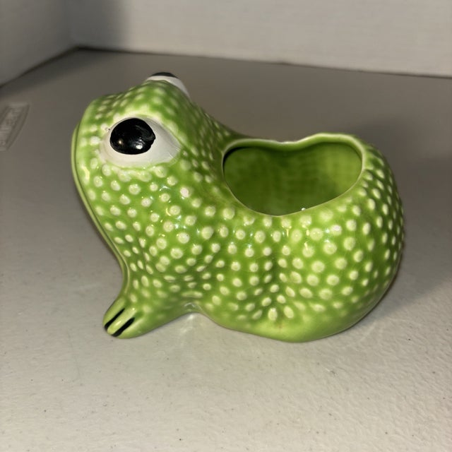 Mottahedeh Vintage MCM Mottahedeh Jean Rogers Style Frog Green Hobnail Cachepot Planter For Sale - Image 4 of 6