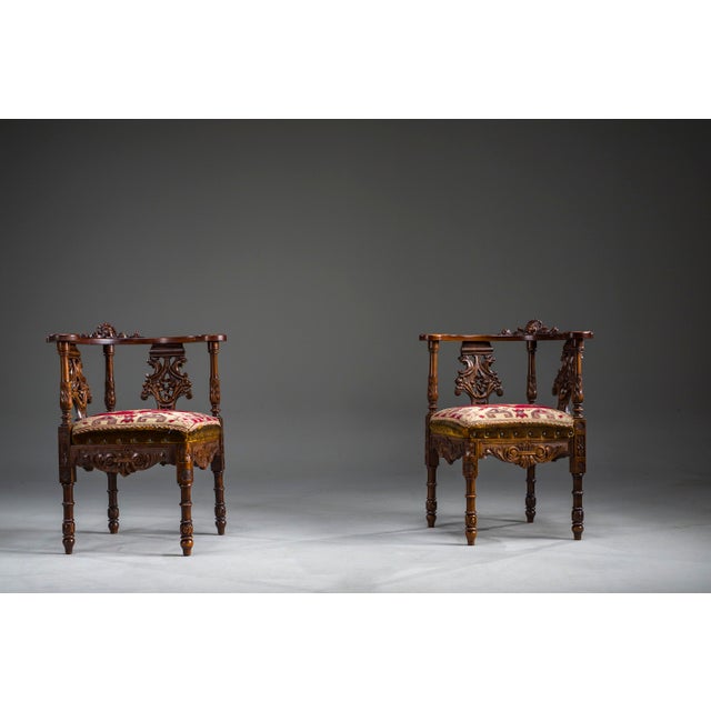 19th Century Italian Renaissance Style Carved Walnut Corner Chairs, Set of 2 For Sale - Image 12 of 18