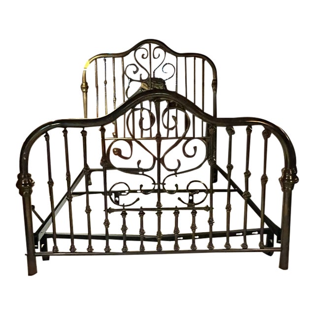 Vintage Traditional Queen Size Solid Brass Bed Frame With Detailed Spindles For Sale