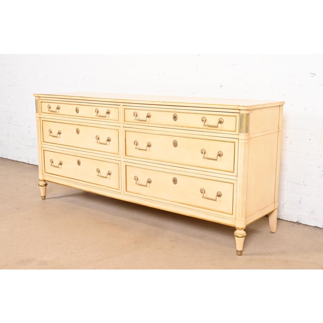 French Kindel Furniture French Regency Louis XVI Cream Lacquered Parcel Gilt Dresser For Sale - Image 3 of 11