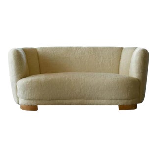 Danish 1940s Curved Banana Shape Sofa in Lambswool in the Style of Viggo Boesen For Sale